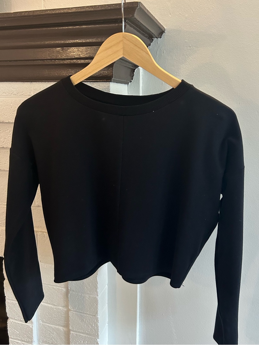 Topshop Black Cropped Long-Sleeve Crop Top